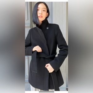 Babaton Connor coat black